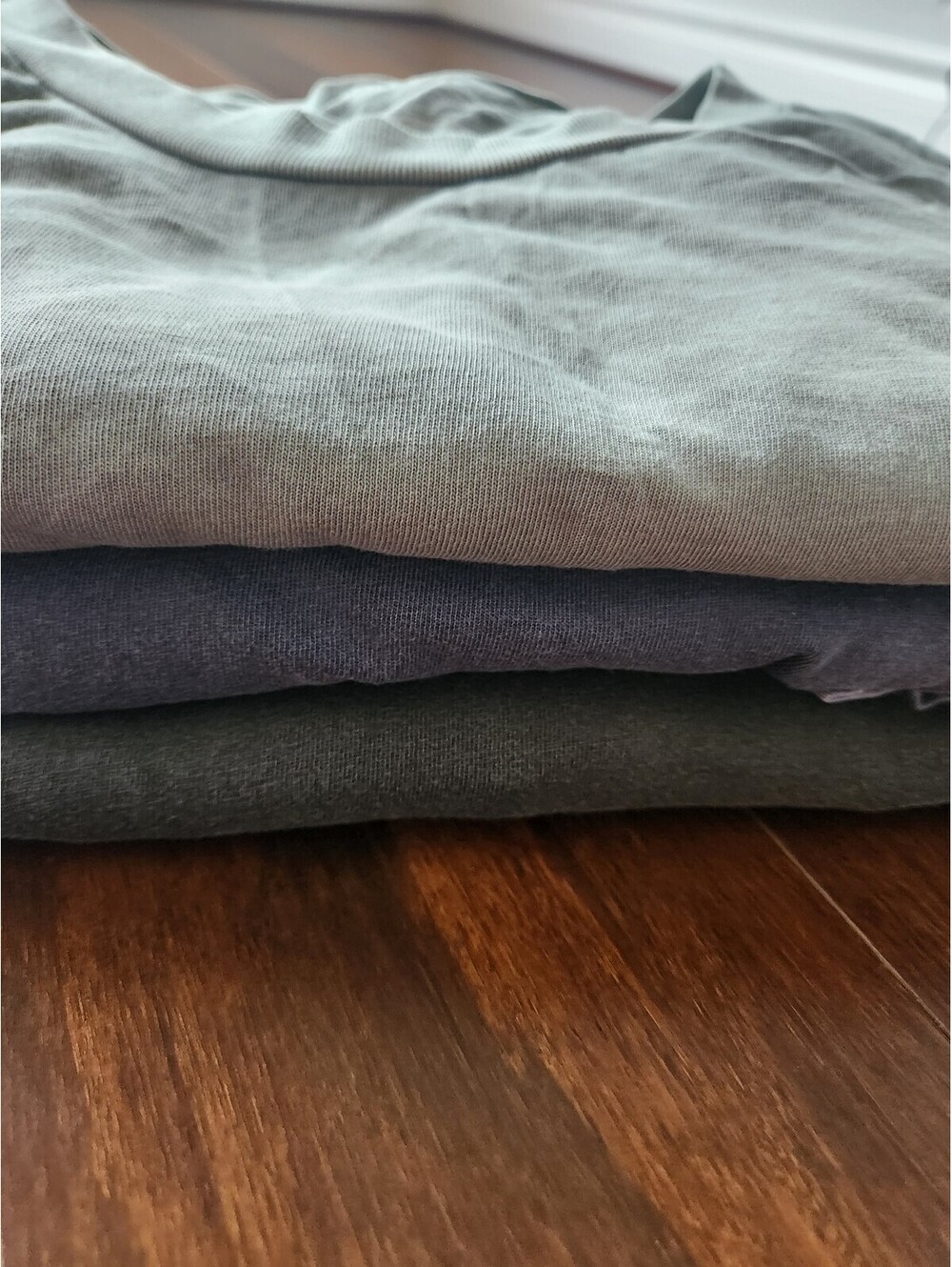 RVCA mens three pack slim fit contraststitch stone wash xl Tees Normcore Indie